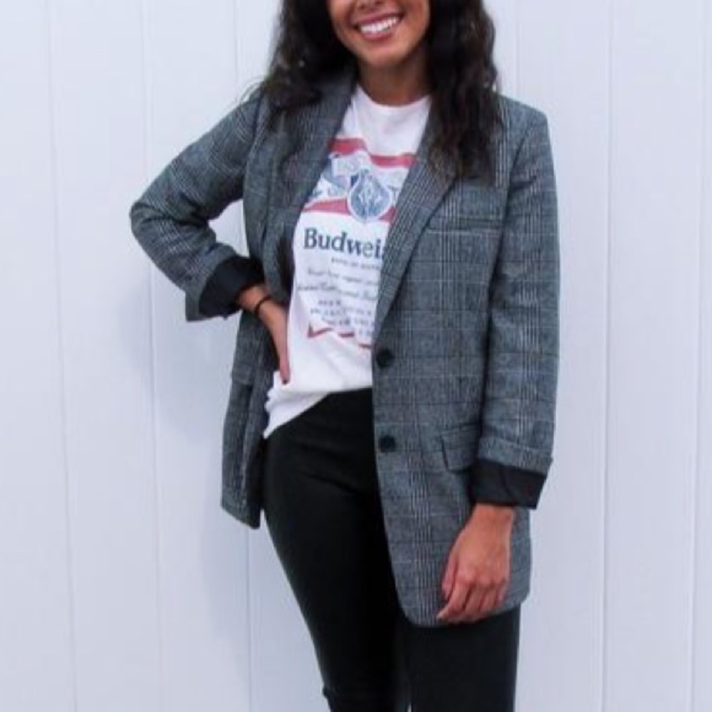 Budweiser Graphic Tee - Picture 10 of 16